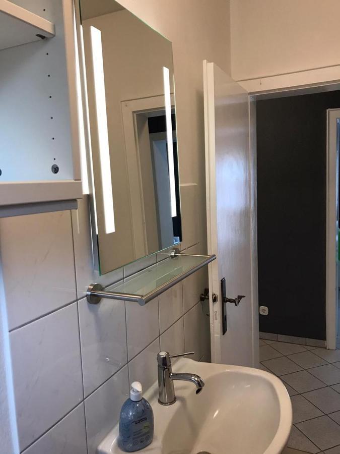 Grosse Ferienwohnung An Der Rheinpromenade Three ドゥイスブルグ エクステリア 写真